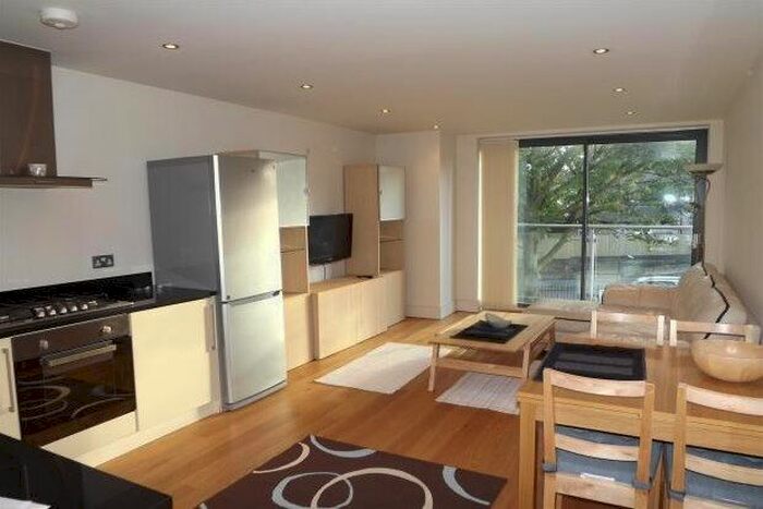 2 Bedroom Flat To Rent In Albemarle Road, Beckenham, BR3