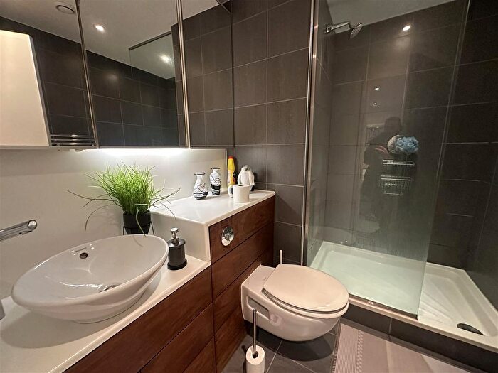 2 Bedroom Flat For Sale In Castlegate, Chester Road, M15
