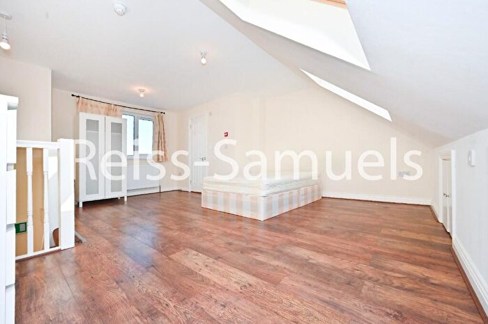 6 Bedroom Semi-Detached House To Rent In Ambassador Square, Isle Of Dogs, Canary Wharf, London, E14