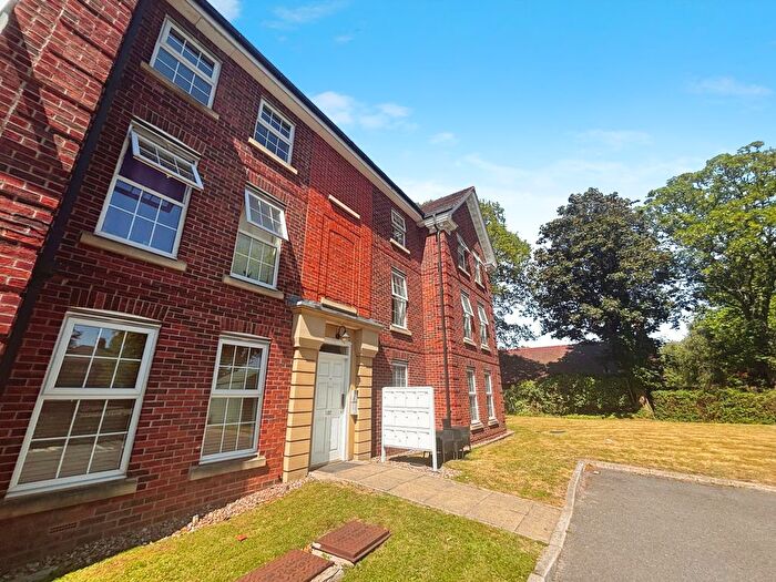 2 Bedroom Flat To Rent In Hessle High Road, Hull, HU4