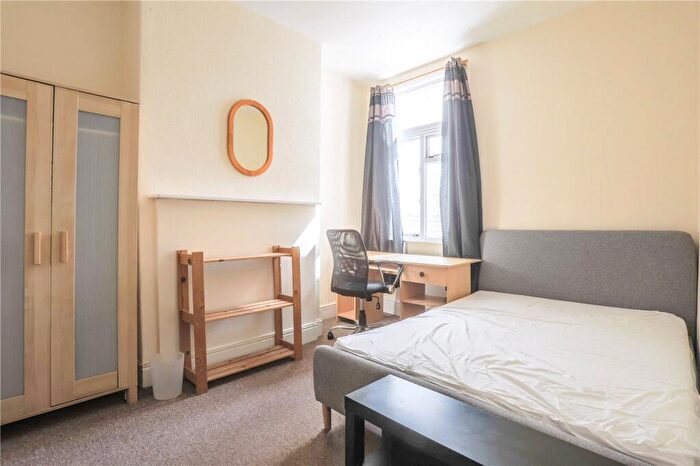 1 Bedroom Terraced House To Rent In Pinhoe Road, Exeter, Devon, EX4