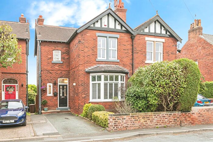 3 Bedroom Semi-detached House For Sale In Castle Road, Wakefield, WF2