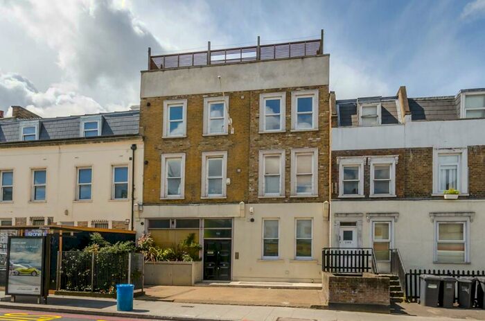 2 Bedroom Flat To Rent In Lewisham Way, New Cross, London, SE14