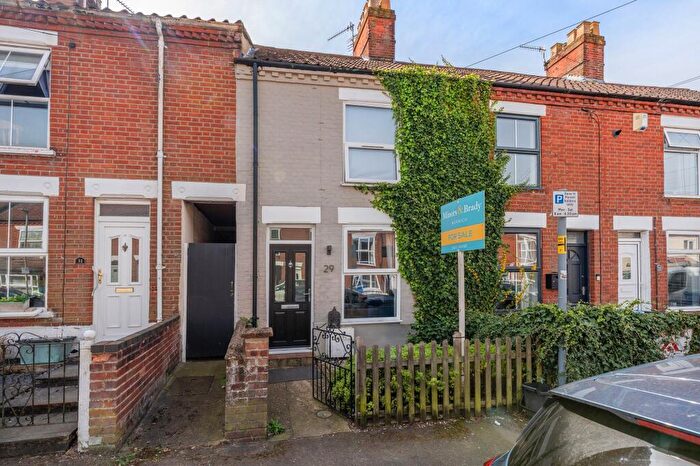 2 Bedroom Terraced House For Sale In Bell Road, Norwich, NR3