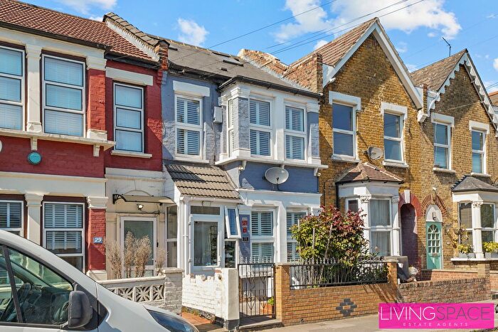 6 Bedroom Terraced House To Rent In Harringay Road, London, N15