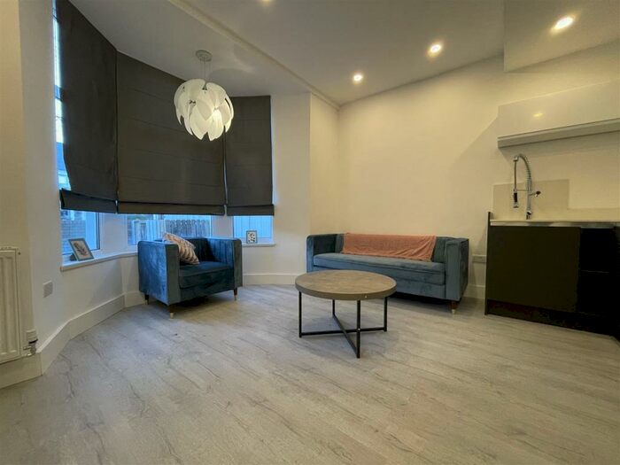1 Bedroom Apartment To Rent In Richmond Road, Cardiff, CF24