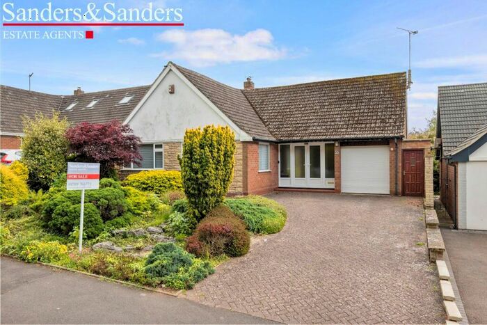 4 Bedroom Detached Bungalow For Sale In Captains Hill, Alcester, B49