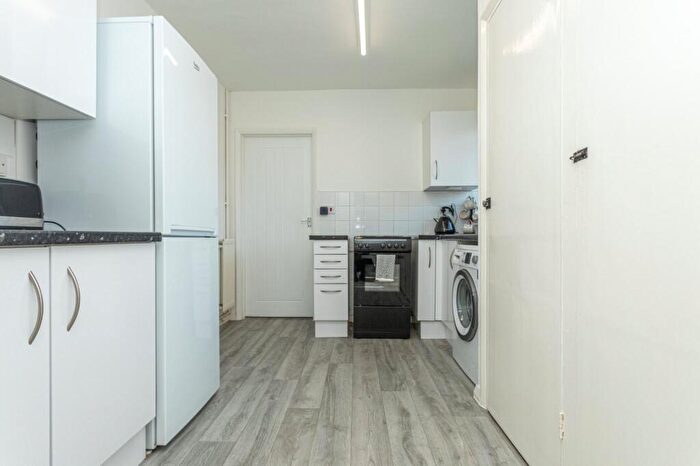 1 Bedroom Flat For Sale In Balmoral Road, Garlinge, Margate, Kent, CT9 - Photo 6