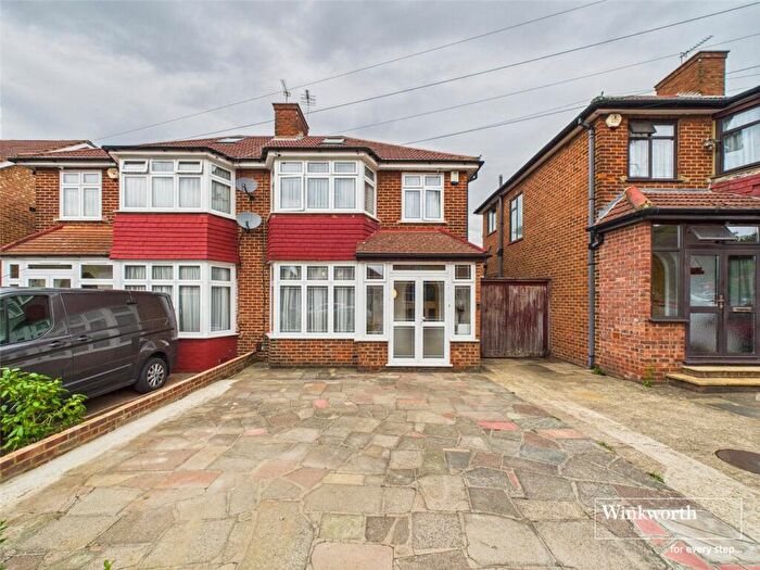 3 Bedroom Semi Detached House For Sale In Girton Avenue, Kingsbury, London, NW9