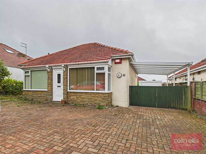 2 Bedroom Detached Bungalow For Sale In Osgodby Lane, Scarborough, YO11