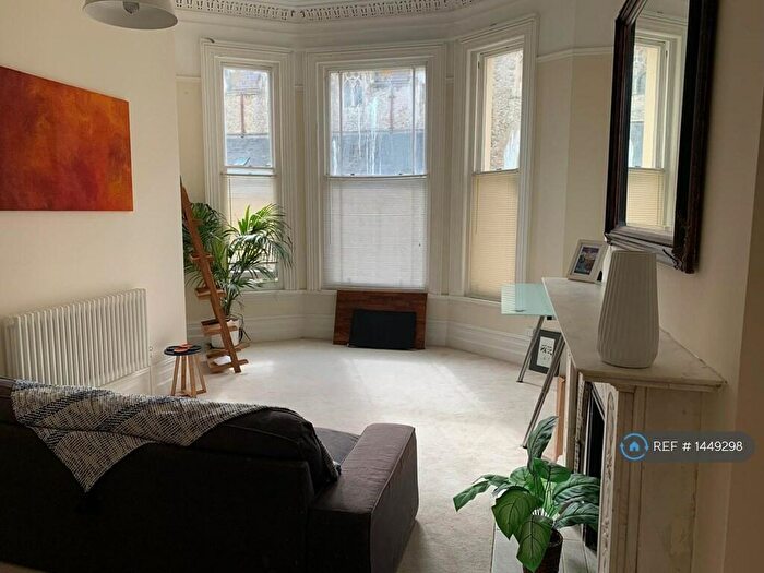 1 Bedroom Flat To Rent In Cambridge Road, Hove, BN3