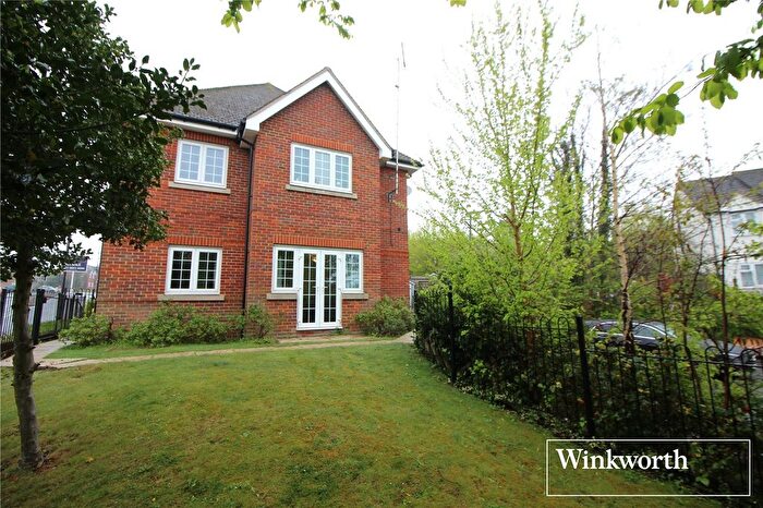 2 Bedroom Maisonette For Sale In Walton Terrace, Watford Road, Elstree, Borehamwood, WD6
