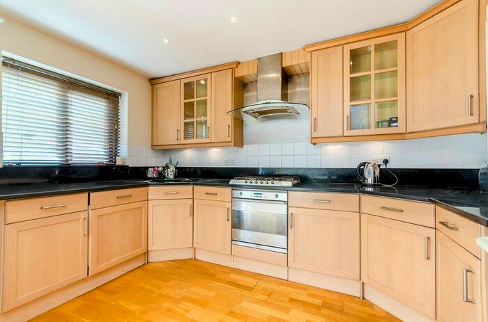 4 Bedroom End Of Terrace House To Rent In Eliot Gardens, Putney, London, SW15