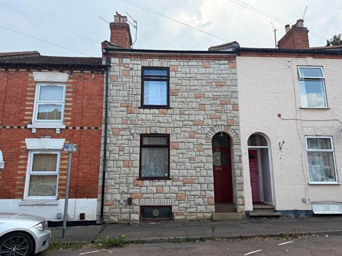 3 Bedroom Terraced House To Rent In Cyril Street, Northampton, NN1