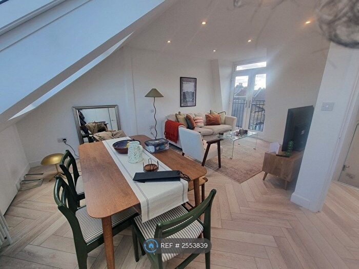 3 Bedroom Flat To Rent In Selkirk Road, London, SW17