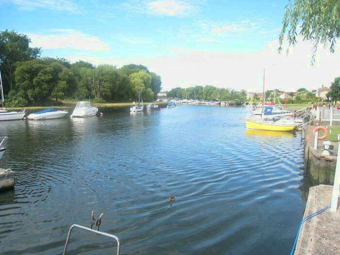 3 Bedroom Town House To Rent In Willow Way, Christchurch, Dorset, BH23