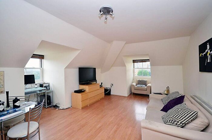 1 Bedroom Flat To Rent In Tottenham Road, De Beauvoir Town, London, N1