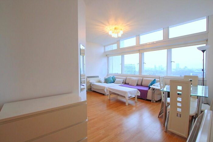 2 Bedroom Flat To Rent In Dagnall Street, London, SW11