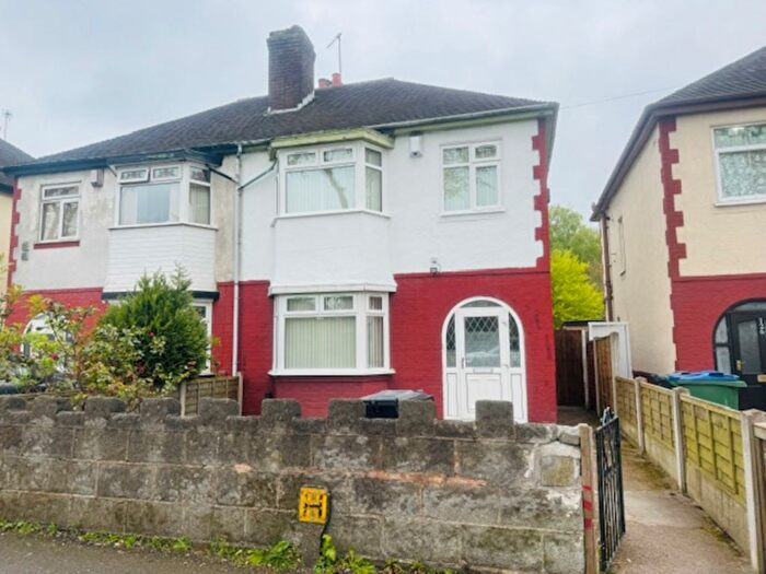 3 Bedroom Semi-Detached House To Rent In Trinity Road South, West Bromwich, B70