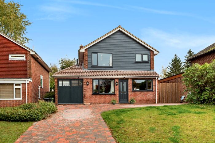 3 Bedroom Detached House To Rent In Buriton Road, Winchester, SO22