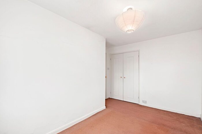 3 Bedroom End Terrace House For Sale In Drakefield Road, SW17