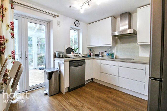 4 Bedroom Town House To Rent In Old School Place, Maidstone, ME14