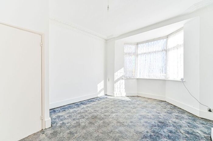 1 Bedroom Flat For Sale In Buckingham Road, Harlesden, London, NW10