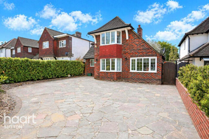 4 Bedroom Detached House For Sale In Belmont Rise, Sutton, SM2