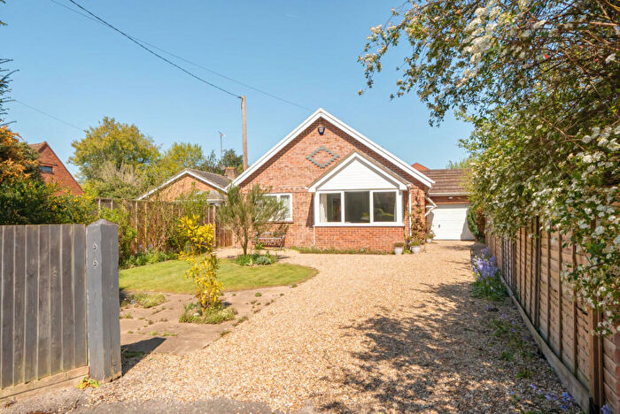2 Bedroom Bungalow For Sale In Woodlands Road, Sonning Common, Reading, Oxfordshire, RG4