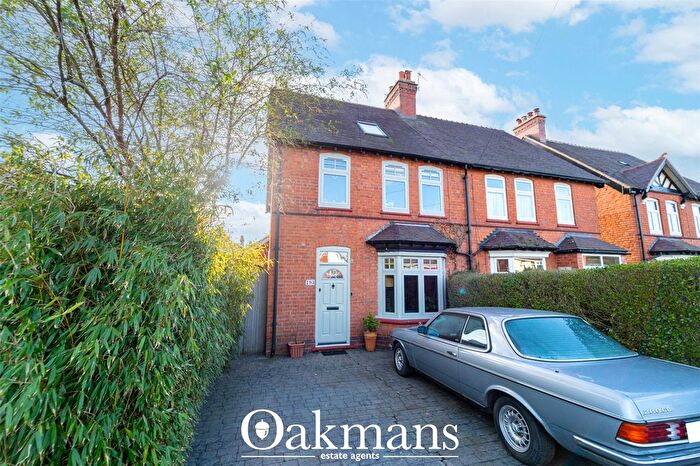 4 Bedroom Semi Detached House For Sale In Stourbridge Road, Bromsgrove, Worcestershire, B61