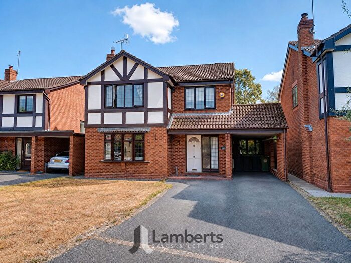 4 Bedroom Detached House For Sale In Riverside, Studley, B80
