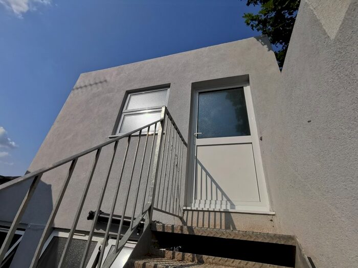 3 Bedroom Flat To Rent In Chaplin Road, London, NW2