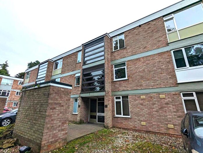 2 Bedroom Flat To Rent In Heather Court, Moseley, Birmingham, B13