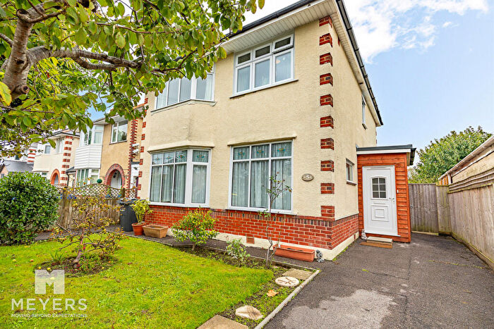 4 Bedroom Detached House For Sale In Ashford Road, Bournemouth, BH6