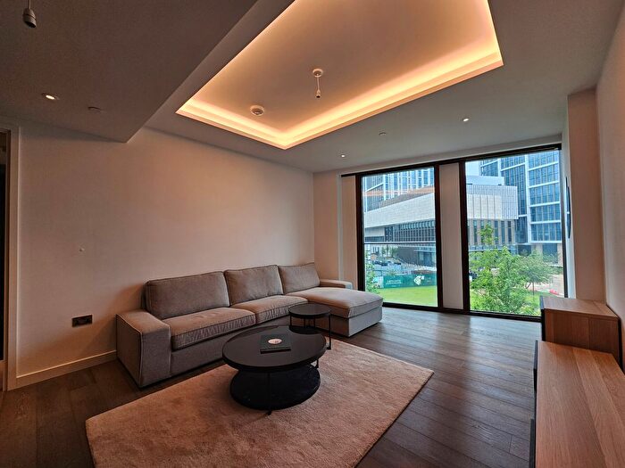 2 Bedroom Flat To Rent In Carnation Way, London, SW8