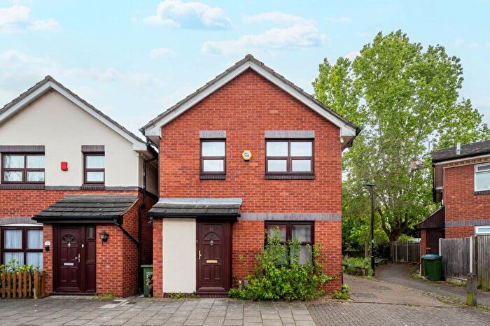 3 Bedroom Detached House To Rent In Goosander Way, Thamesmead, London, SE28