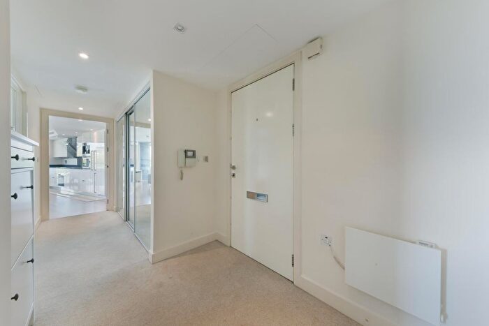 2 Bedroom Flat To Rent In Centurion Building, Chelsea Bridge Wharf, London, SW11