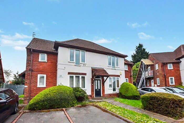 1 Bedroom Apartment For Sale In Cornus Gardens, Leeds, West Yorkshire, LS10