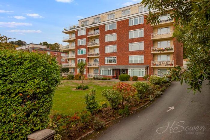2 Bedroom Flat For Sale In Old Torwood Road, Torquay, TQ1