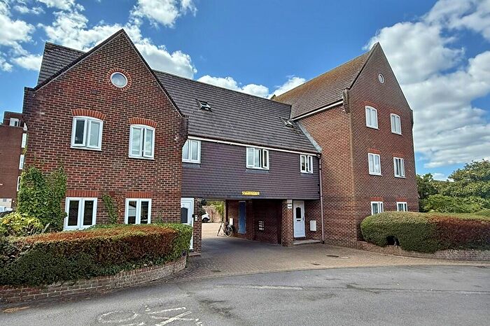 2 Bedroom Flat For Sale In East Street, Havant, PO9
