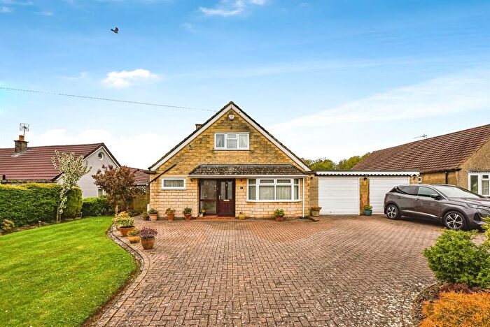 3 Bedroom Detached Bungalow For Sale In Ridings Mead, Chippenham, SN15