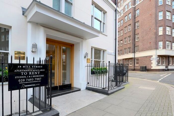 2 Bedroom Flat To Rent In Hill Street, London, W1J