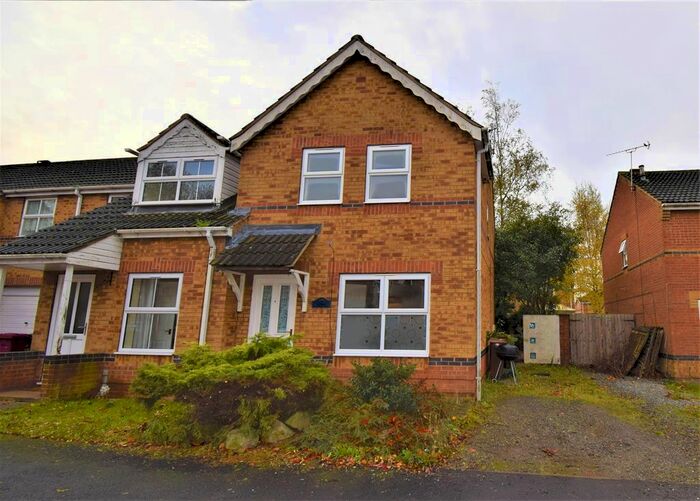 3 Bedroom Semi-Detached House To Rent In Bluebell Close, Scunthorpe, DN15