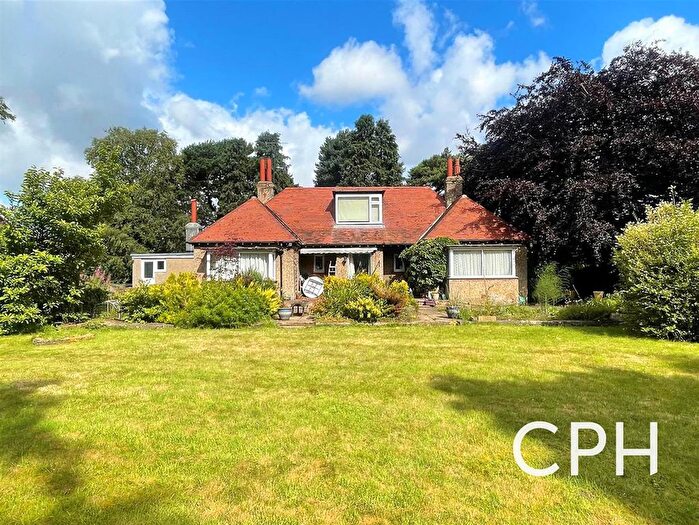 4 Bedroom Property For Sale In Pickering Road, West Ayton, YO13