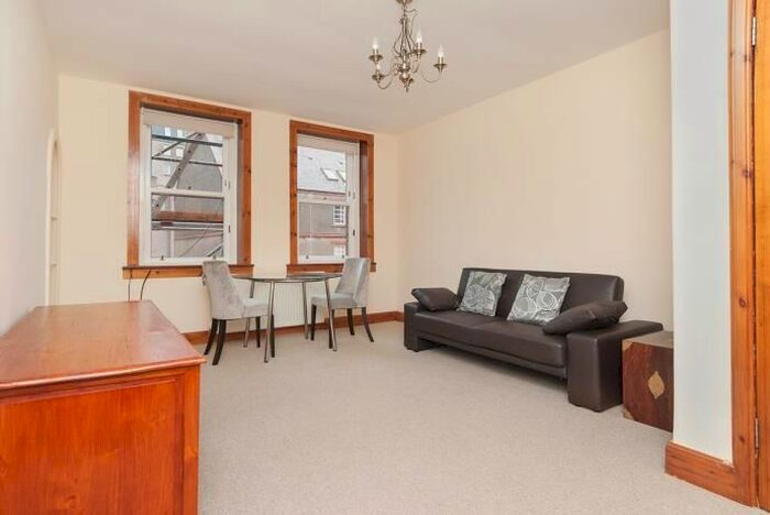 2 Bedroom Flat To Rent In Richmond Place, Edinburgh, EH8