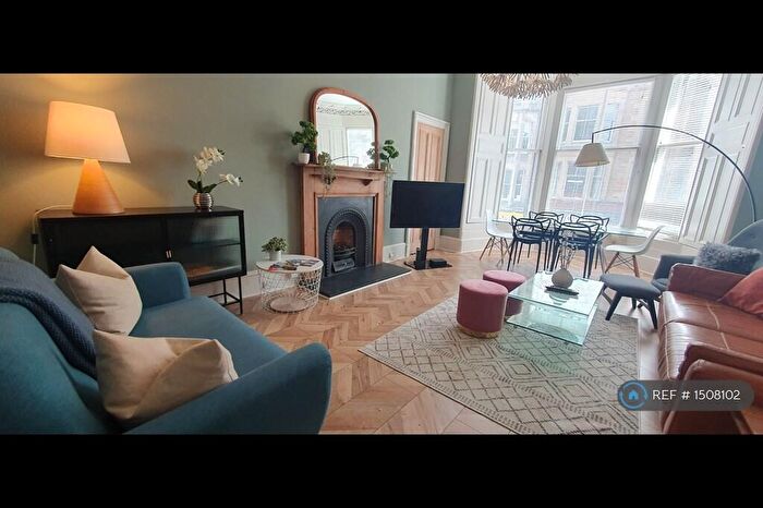4 Bedroom Flat To Rent In Forrest Road, Edinburgh, EH1