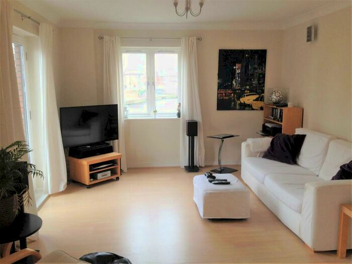 2 Bedroom Flat To Rent In Langtons Wharf, Leeds, West Yorkshire, LS2