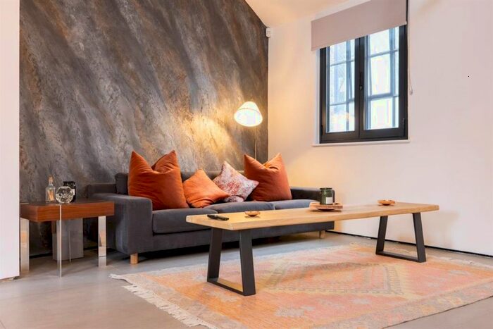 Studio To Rent In Webber Street, London, SE1