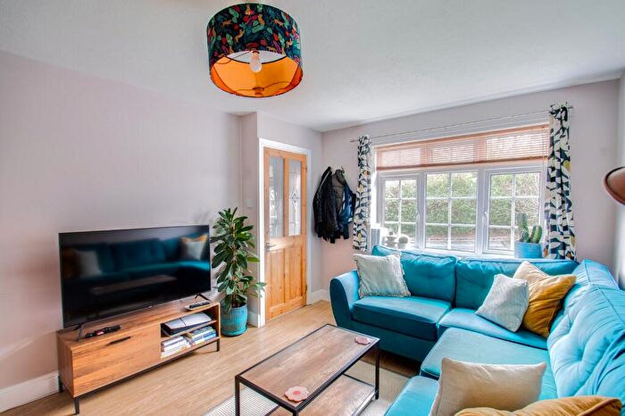 2 Bedroom Semi Detached House For Sale In Stoneleigh Close, Oakenshaw South, Redditch, B98