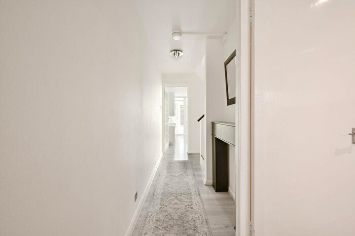 2 Bedroom Maisonette For Sale In Lilburne Walk, Wembley, London, NW10